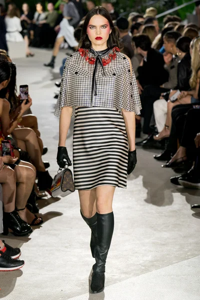 Look 34